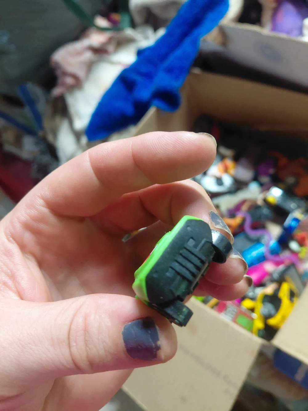 generic, unbranded pull-back toy car,